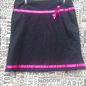 Check it out women's mini skirt with satin band size M black and pink